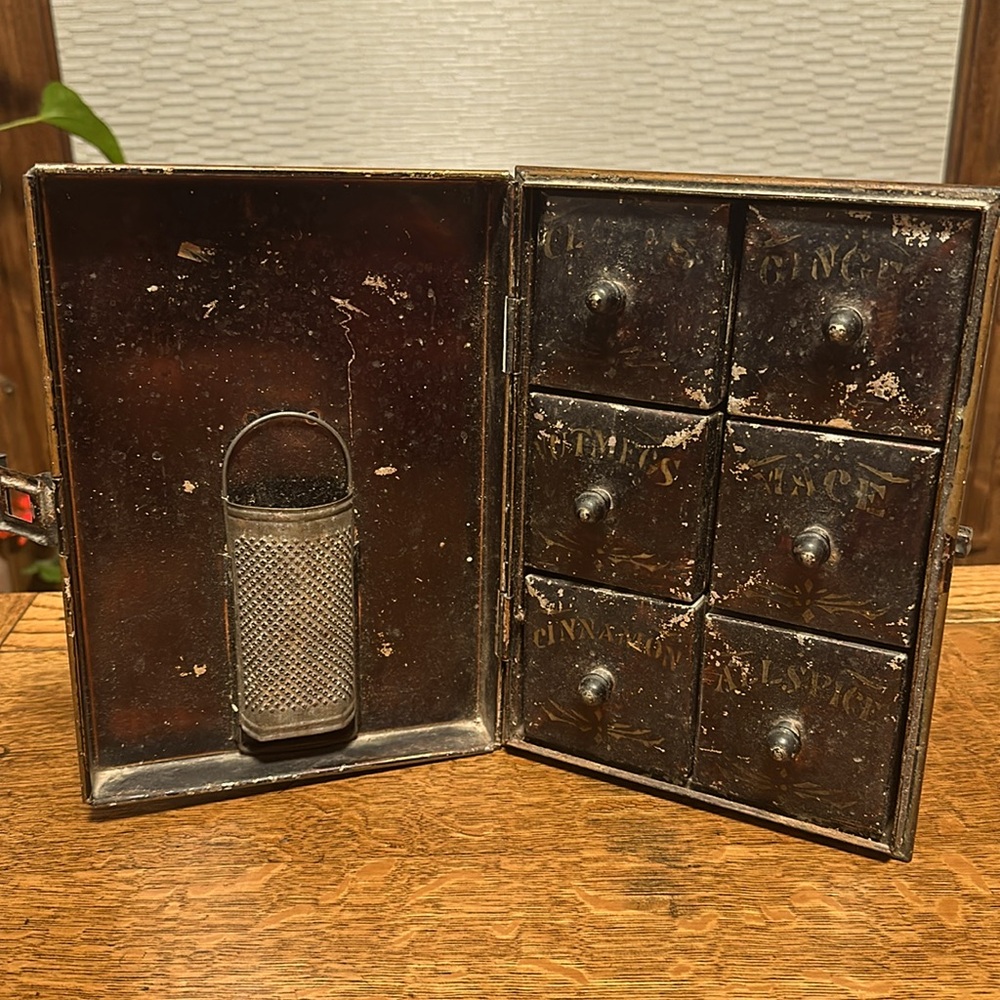 Vintage Spice Cabinet Tin with Grater Primitive Kreamer